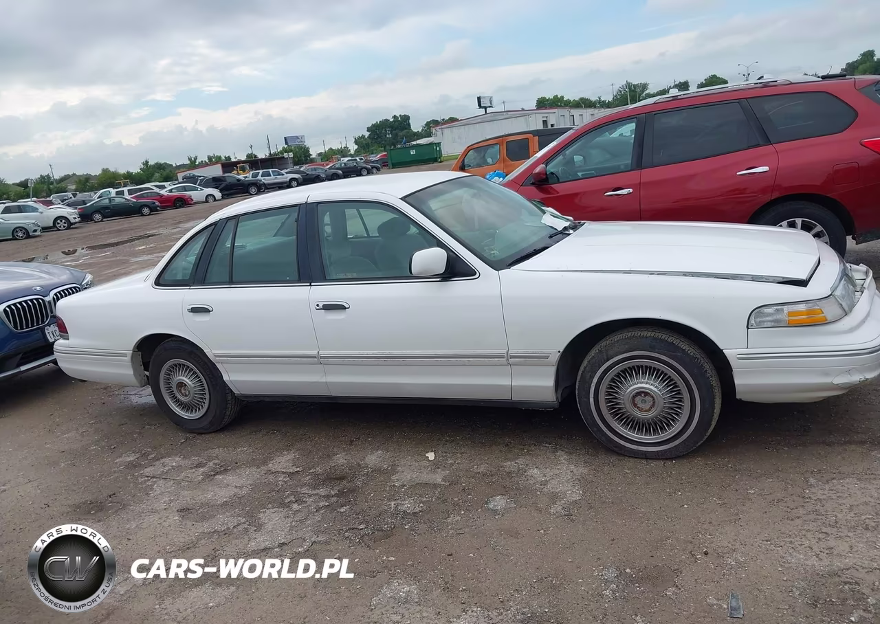 1997 Ford Crown Victoria VIN:2FALP73W7VX132155 - 13