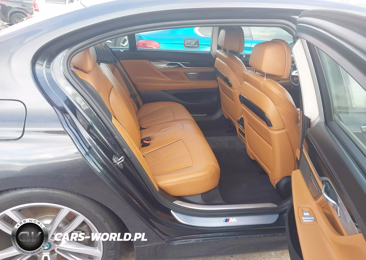 2017 BMW Alpina B7 xDrive VIN:WBA7F2C32HG422771 - 8