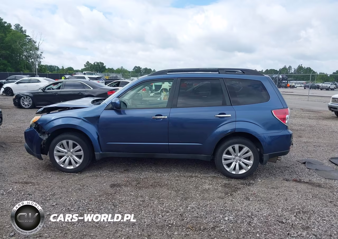 2013 Subaru Forester 2.5X Premium VIN:JF2SHADCXDH435600 - 14