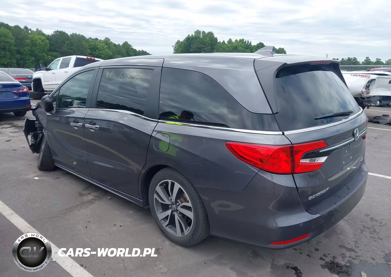 2021 Honda Odyssey Touring VIN:5FNRL6H88MB039521 - 3