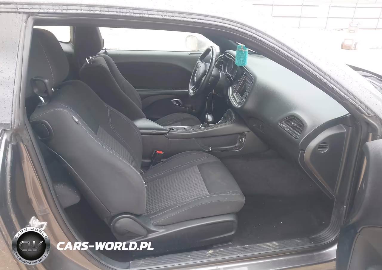 2018 Dodge Challenger Sxt VIN:2C3CDZAG9JH286854 - 5
