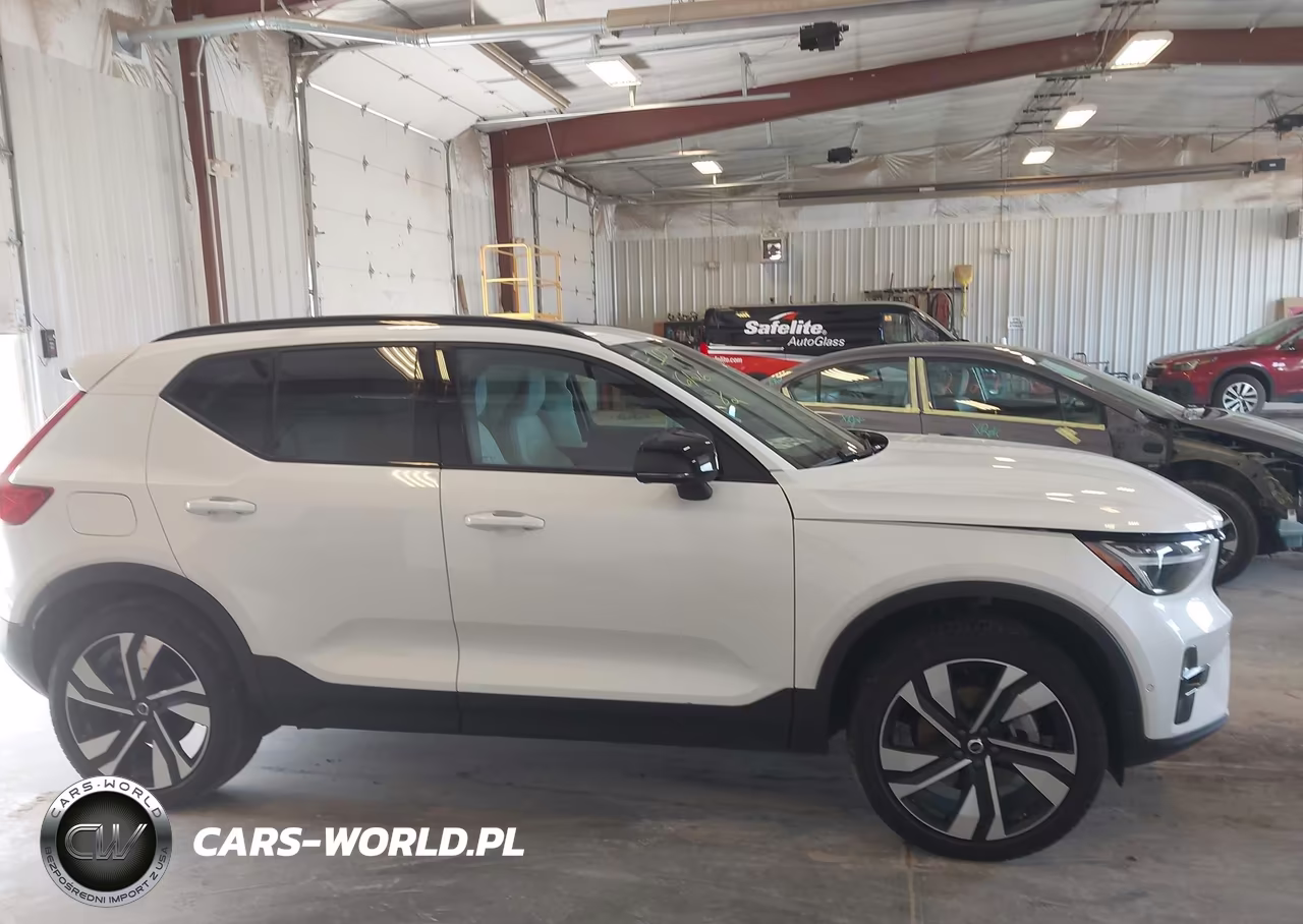 2024 Volvo Xc40 B5 Plus Dark Theme VIN:YV4L12UL9R2233173 - 13