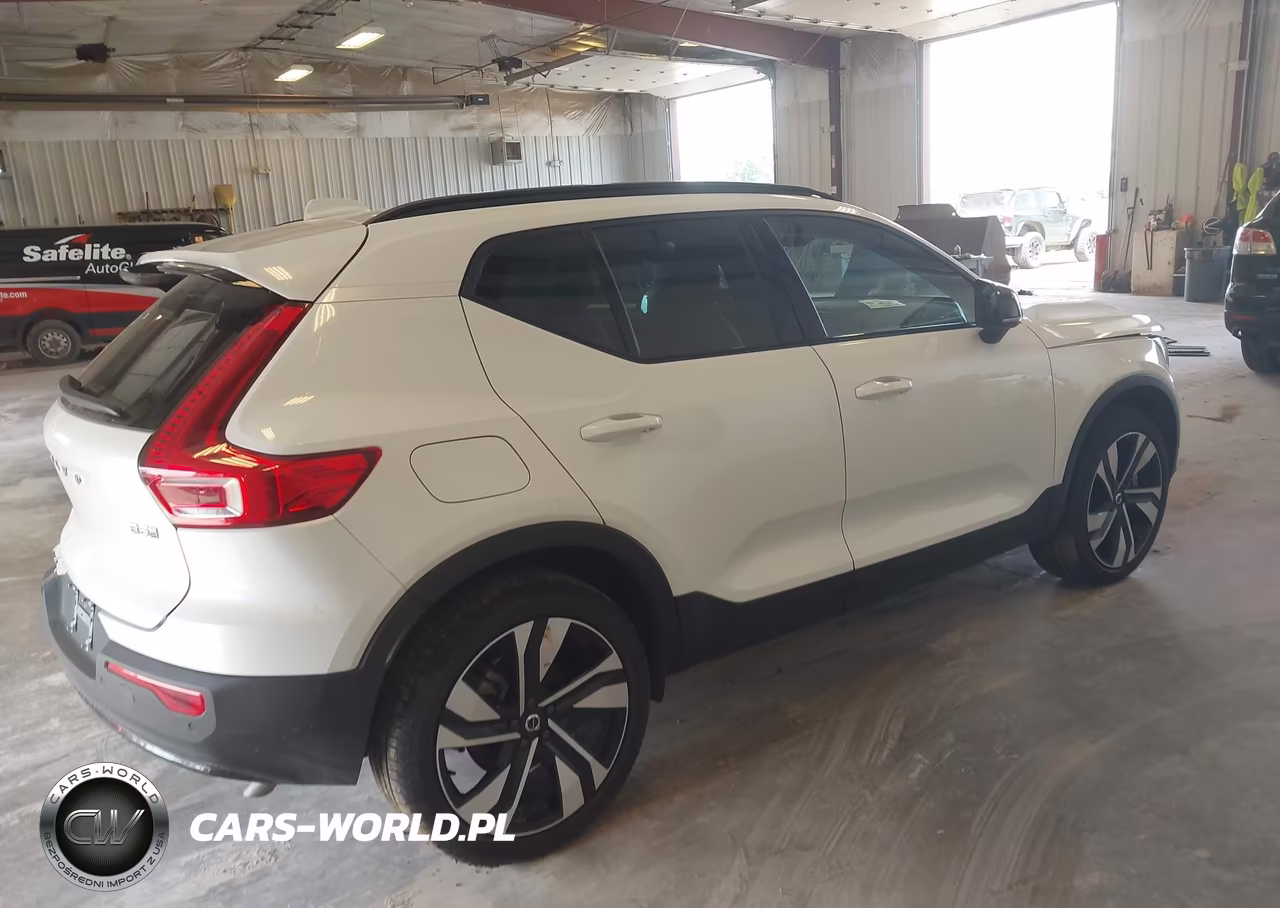 2024 Volvo Xc40 B5 Plus Dark Theme VIN:YV4L12UL9R2233173 - 4