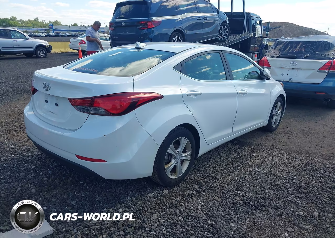 2016 Hyundai Elantra Value Edition VIN:5NPDH4AE1GH753450 - 4