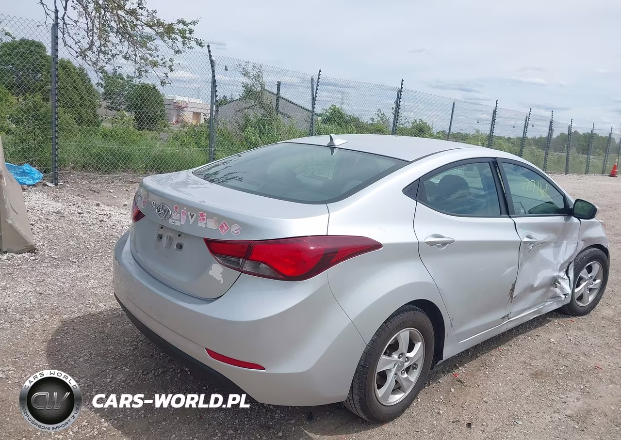 2015 Hyundai Elantra Se VIN:5NPDH4AE9FH565824 - 4