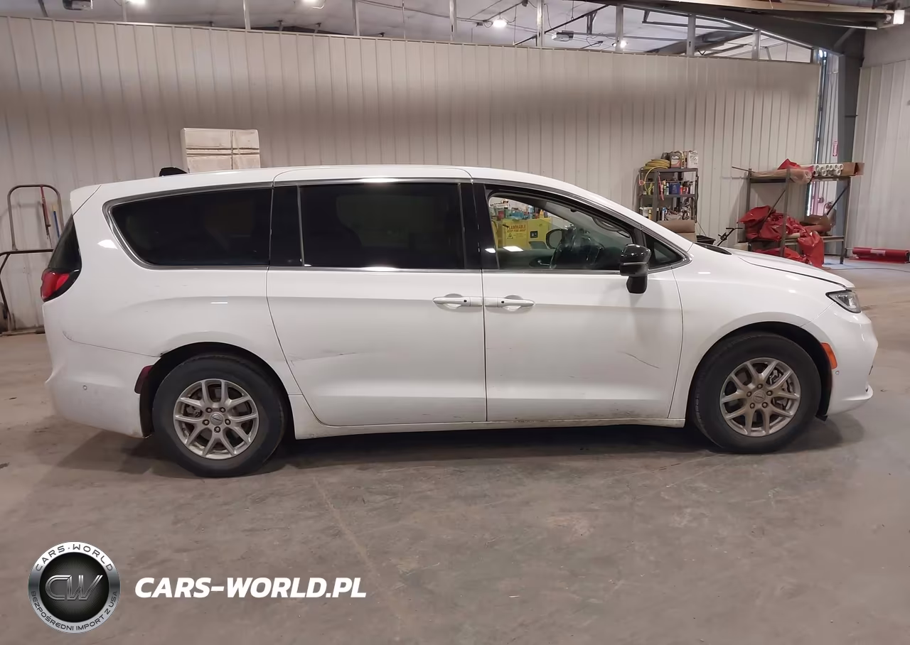 2024 Chrysler Pacifica Touring L VIN:2C4RC1BG6RR112710 - 13