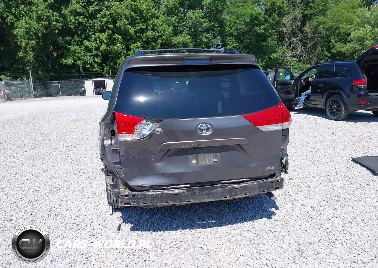 2014 Toyota Sienna Xle V6 8 Passenger VIN:5TDYK3DC1ES504032 - 19