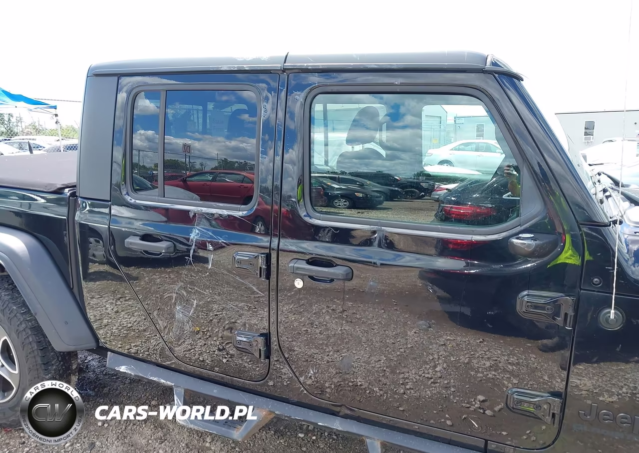 2021 Jeep Gladiator Sport 4X4 VIN:1C6JJTAG1ML511579 - 18
