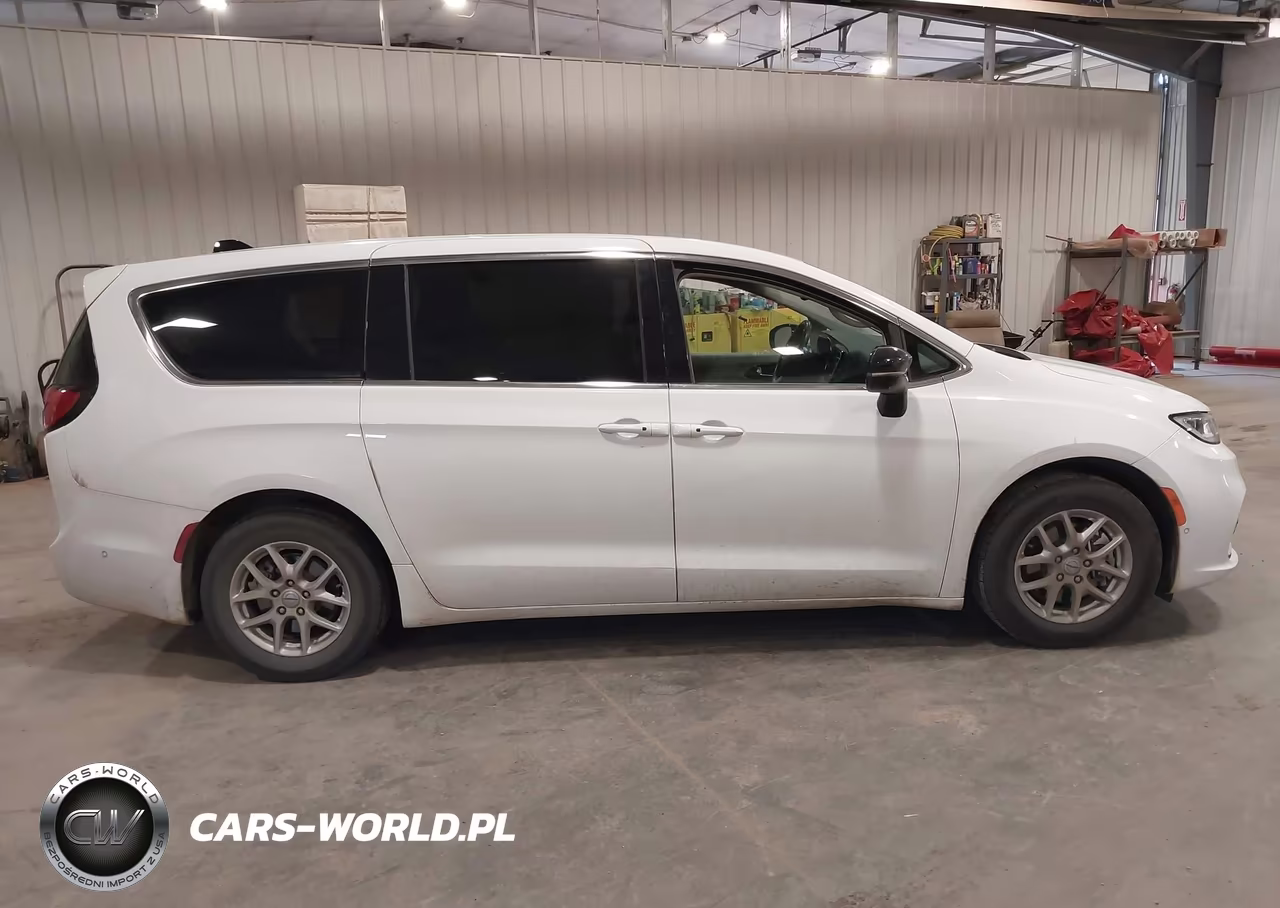 2024 Chrysler Pacifica Touring L VIN:2C4RC1BGXRR112709 - 14
