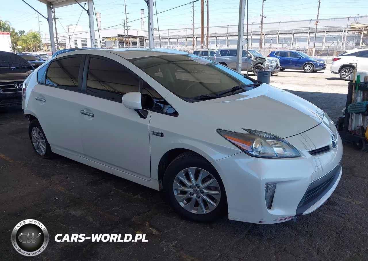 2014 Toyota Prius Plug-In – zdjęcie 1 z 17