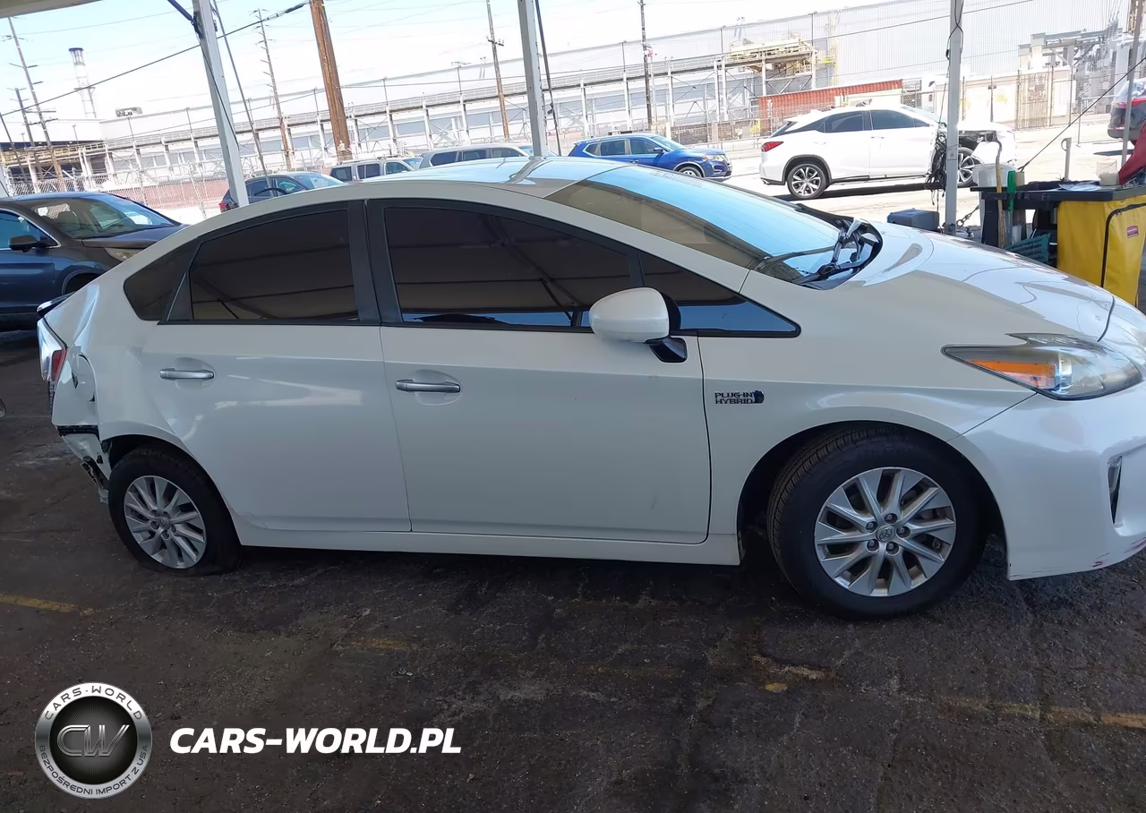 2014 Toyota Prius Plug-In VIN:JTDKN3DPXE3055385 - 14