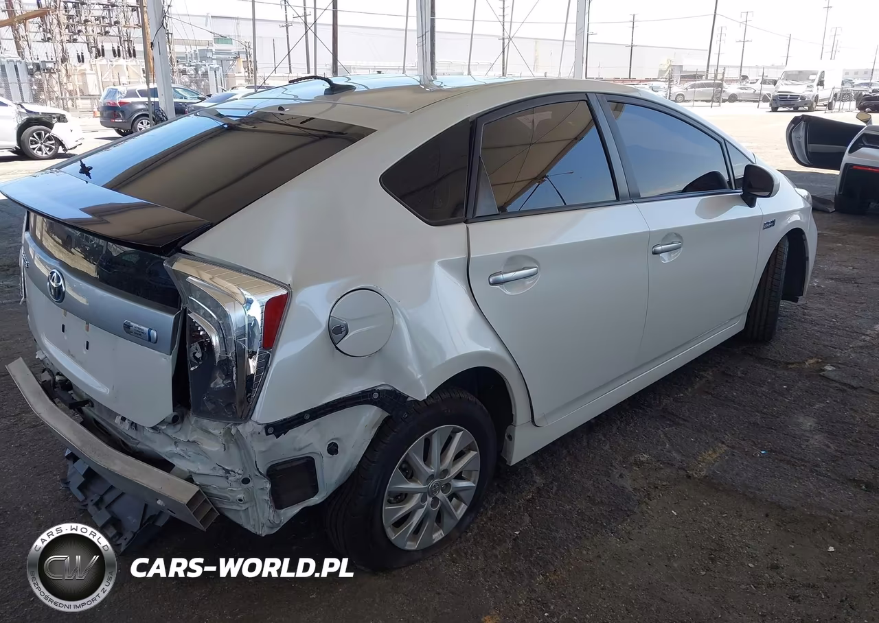 2014 Toyota Prius Plug-In VIN:JTDKN3DPXE3055385 - 4