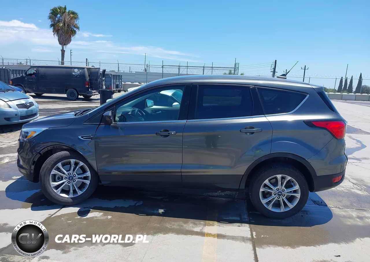 2019 Ford Escape Se VIN:1FMCU9GD3KUB33437 - 14
