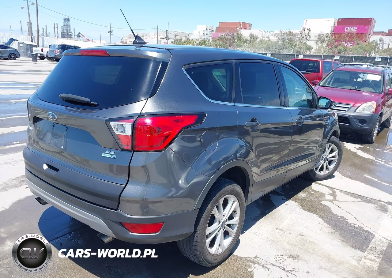 2019 Ford Escape Se VIN:1FMCU9GD3KUB33437 - 4