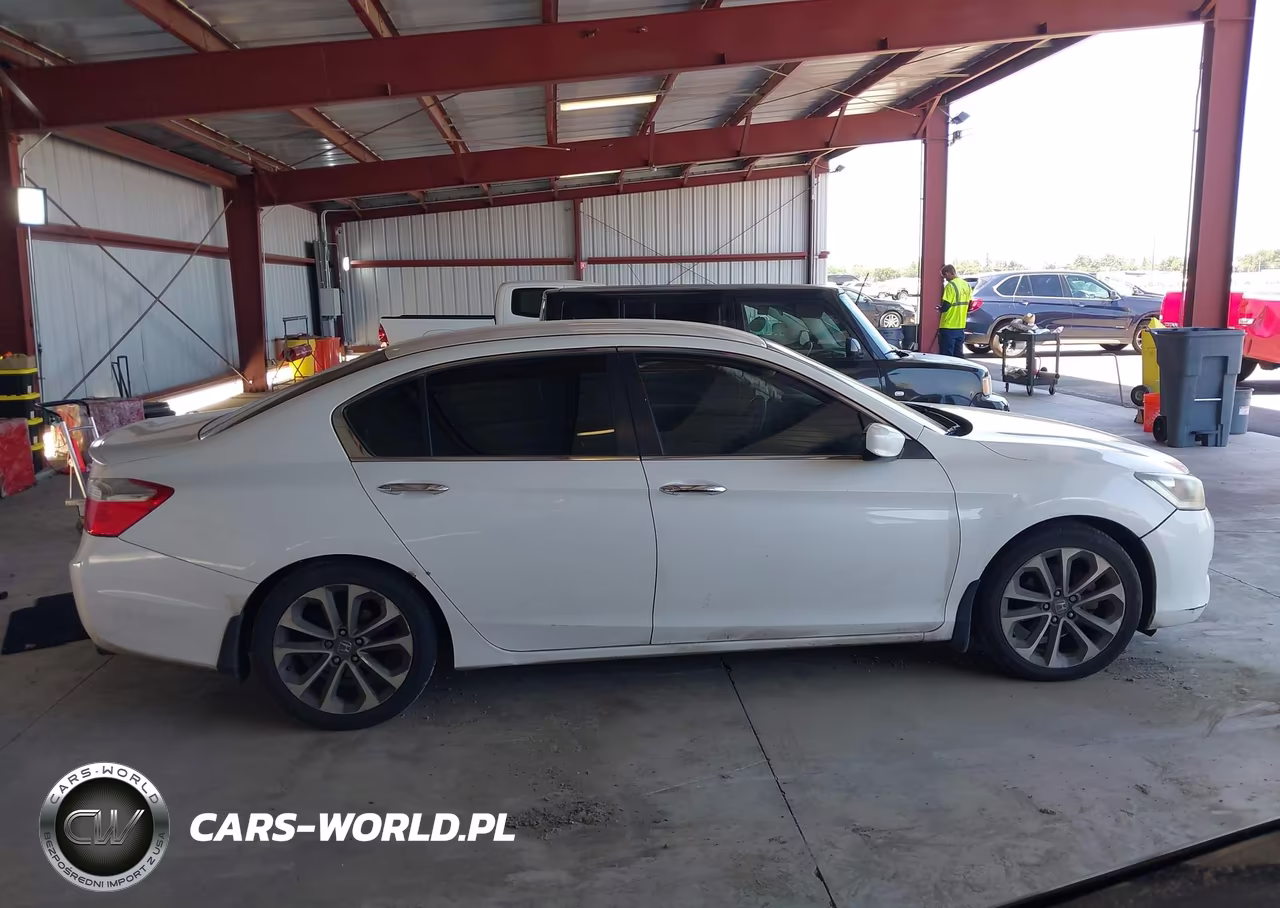 2015 Honda Accord Sport VIN:1HGCR2F54FA051393 - 12