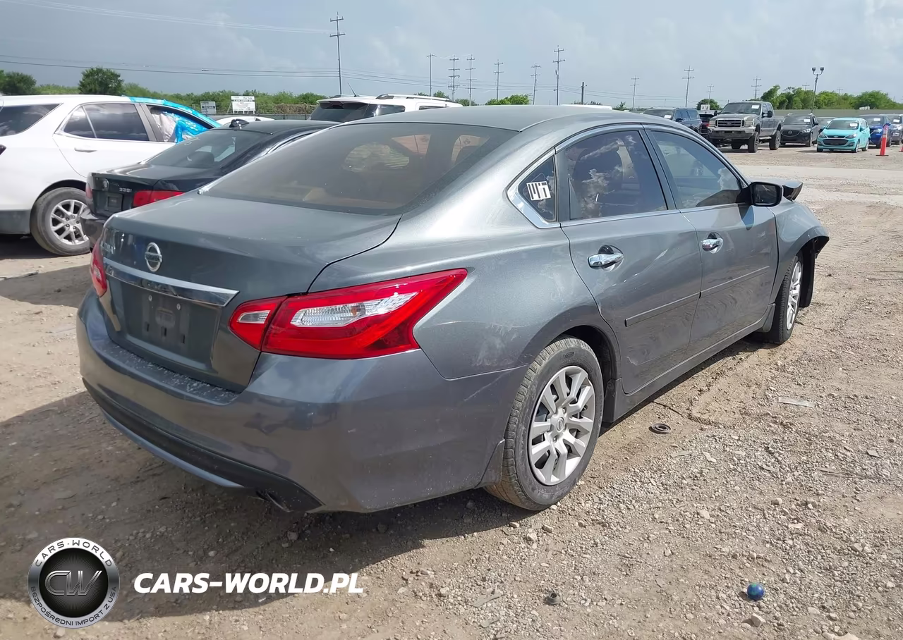 2017 Nissan Altima 2.5 S VIN:1N4AL3AP6HN315575 - 4