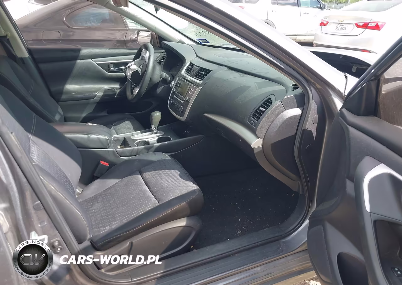 2017 Nissan Altima 2.5 S VIN:1N4AL3AP6HN315575 - 5