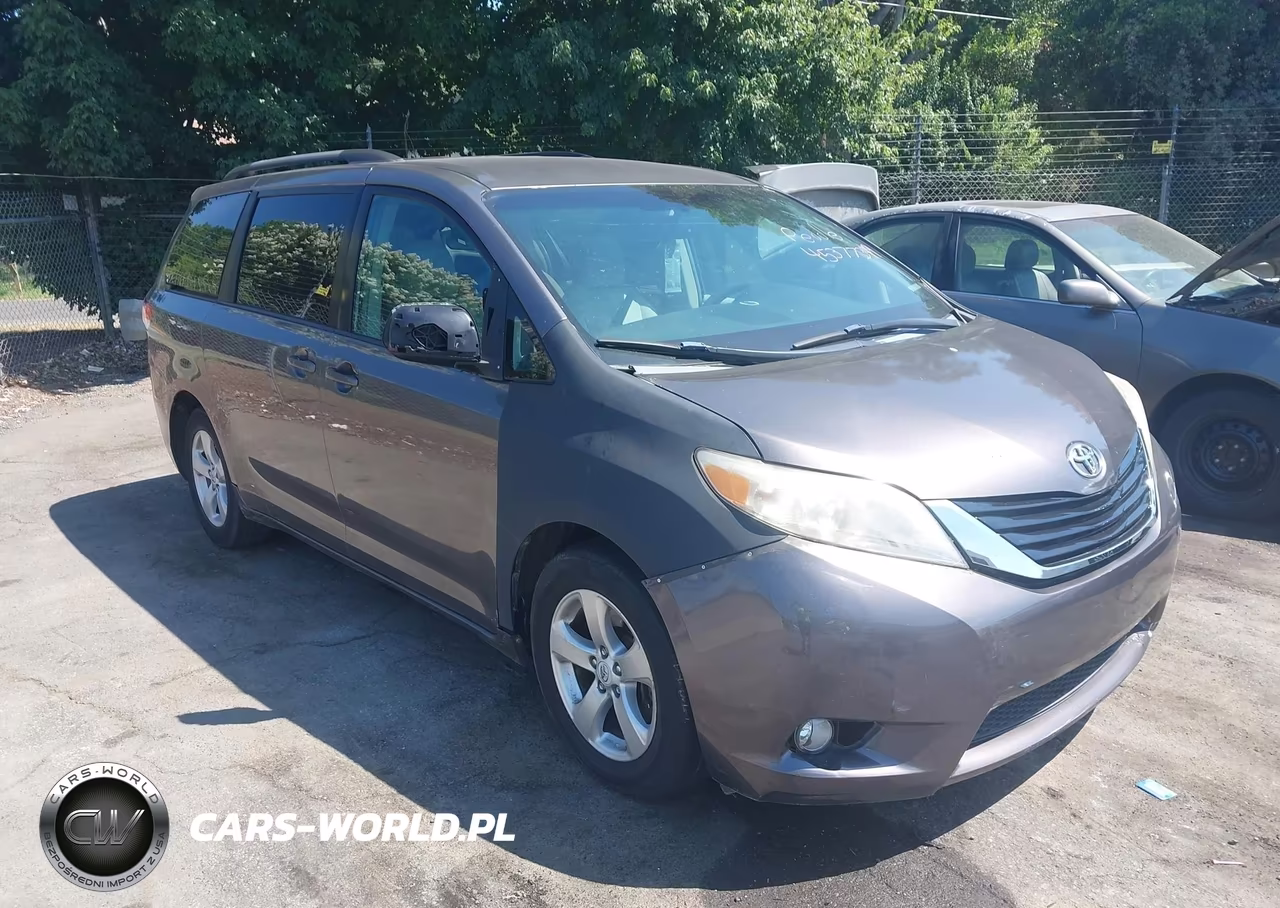 2012 Toyota Sienna Le V6 8 Passenger – zdjęcie 1 z 17