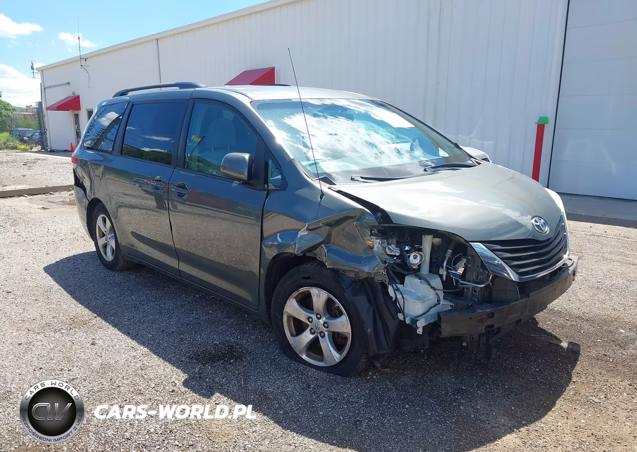 2013 Toyota Sienna Le V6 8 Passenger – zdjęcie 1 z 16