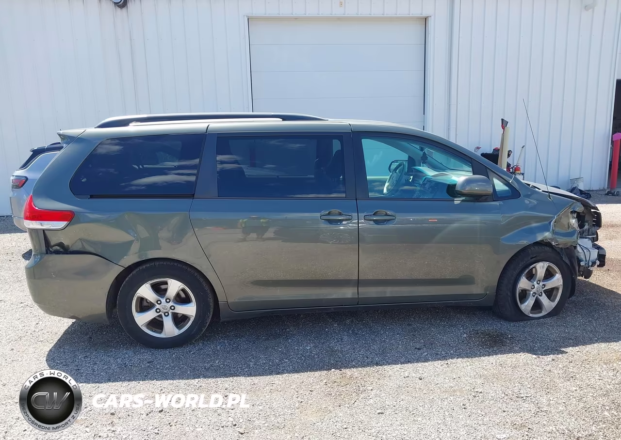2013 Toyota Sienna Le V6 8 Passenger VIN:5TDKK3DCXDS358217 - 13