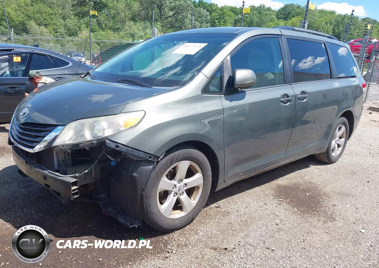 2013 Toyota Sienna Le V6 8 Passenger VIN:5TDKK3DCXDS358217 - 2