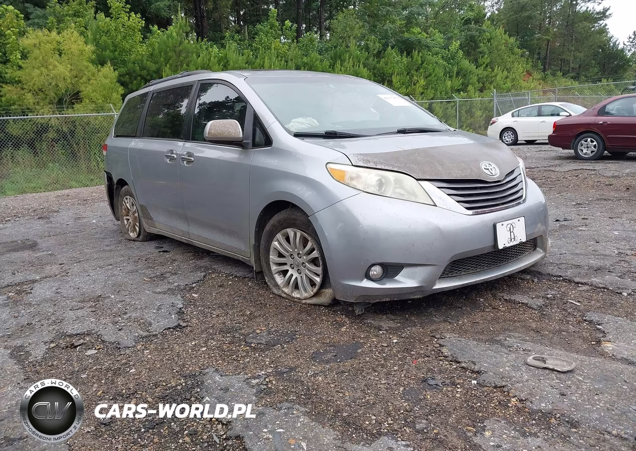 2012 Toyota Sienna Xle V6 8 Passenger – zdjęcie 1 z 15