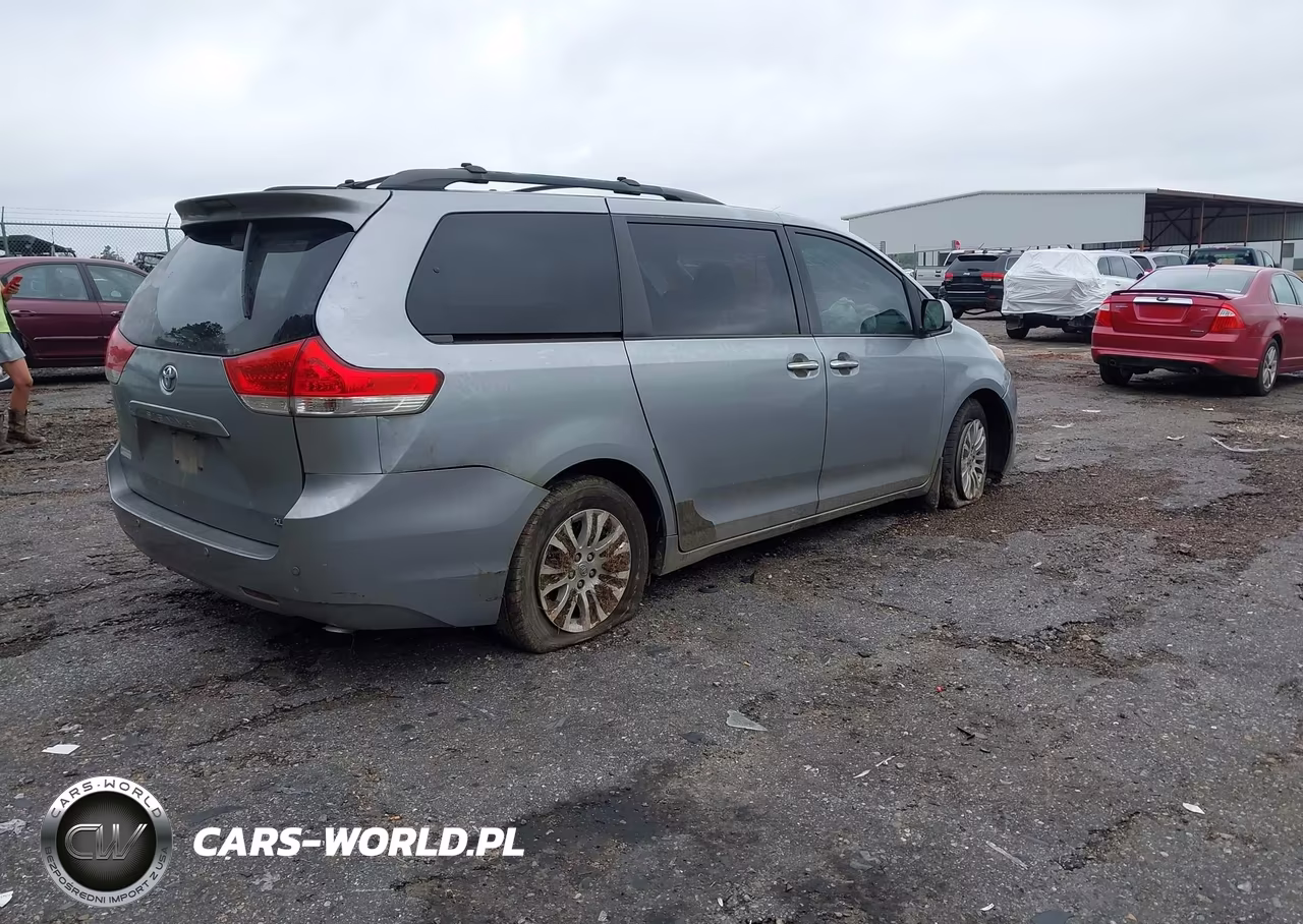 2012 Toyota Sienna Xle V6 8 Passenger VIN:5TDYK3DC2CS192073 - 4