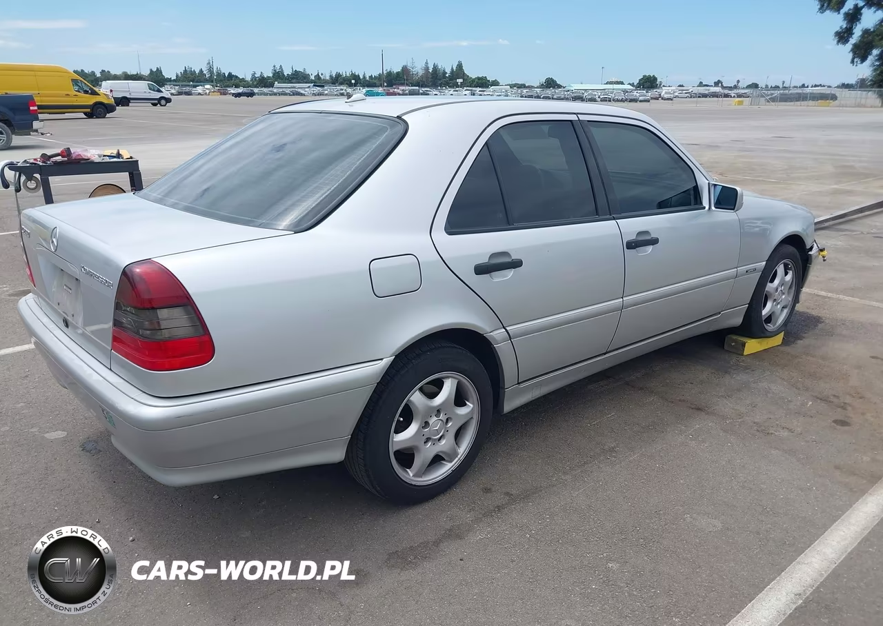 2000 Mercedes-Benz C 230 Kompressor VIN:WDBHA24G4YA836742 - 4