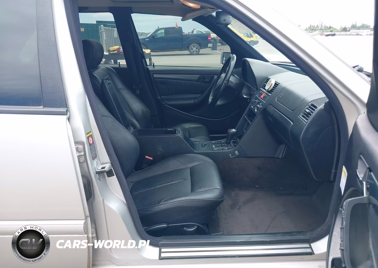 2000 Mercedes-Benz C 230 Kompressor VIN:WDBHA24G4YA836742 - 5