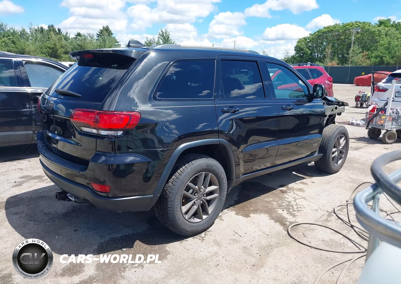 2016 Jeep Grand Cherokee 75Th Anniversary VIN:1C4RJFAG7GC426442 - 4