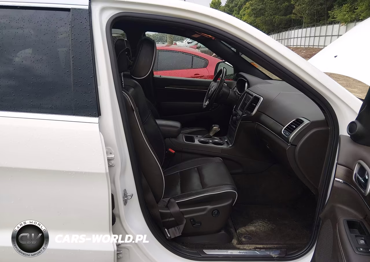 2018 Jeep Grand Cherokee Overland 4X2 VIN:1C4RJECG8JC141862 - 5