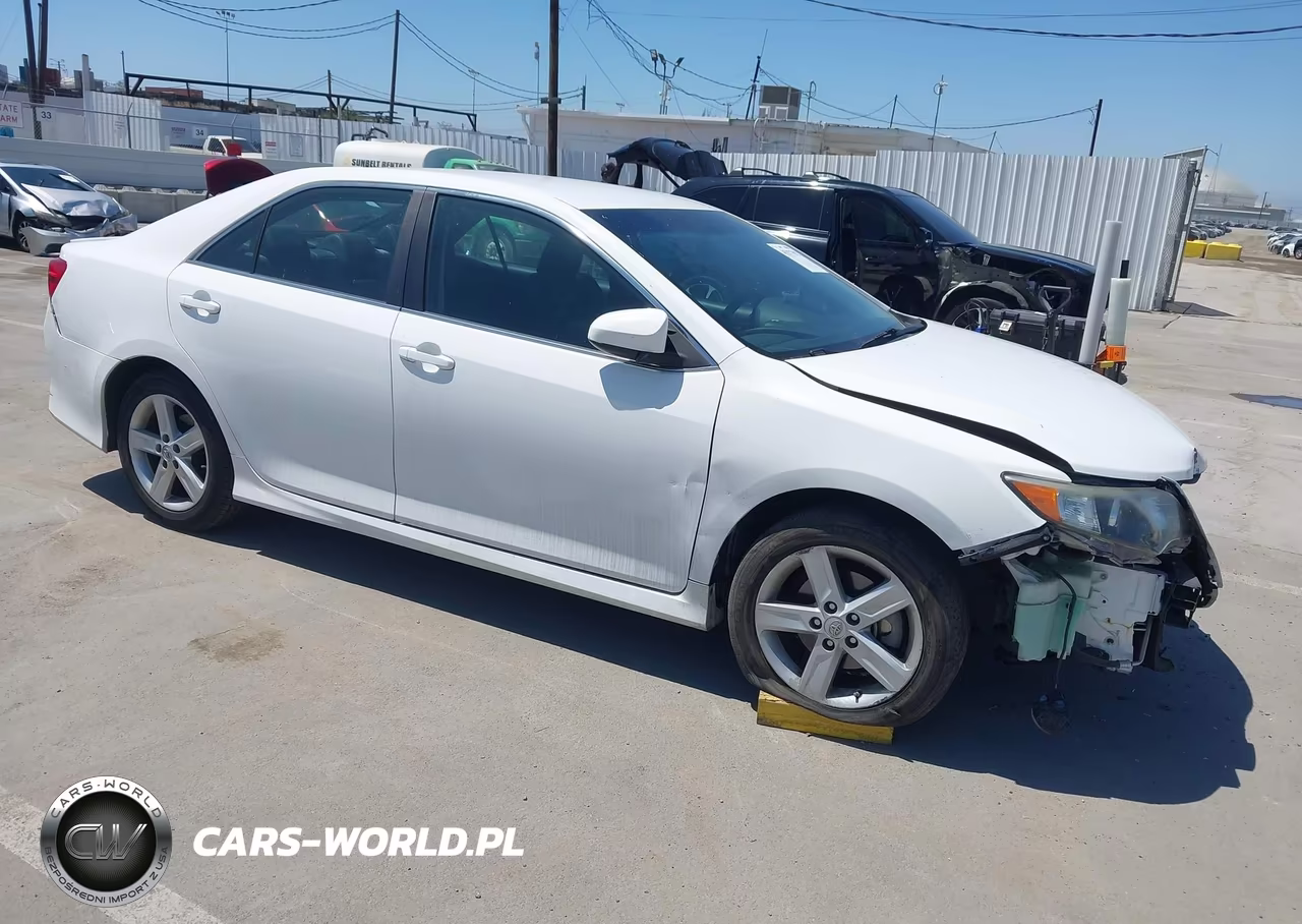 2014 Toyota Camry Se – zdjęcie 1 z 16