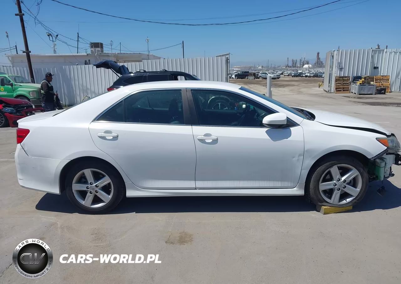 2014 Toyota Camry Se VIN:4T1BF1FK5EU822696 - 13