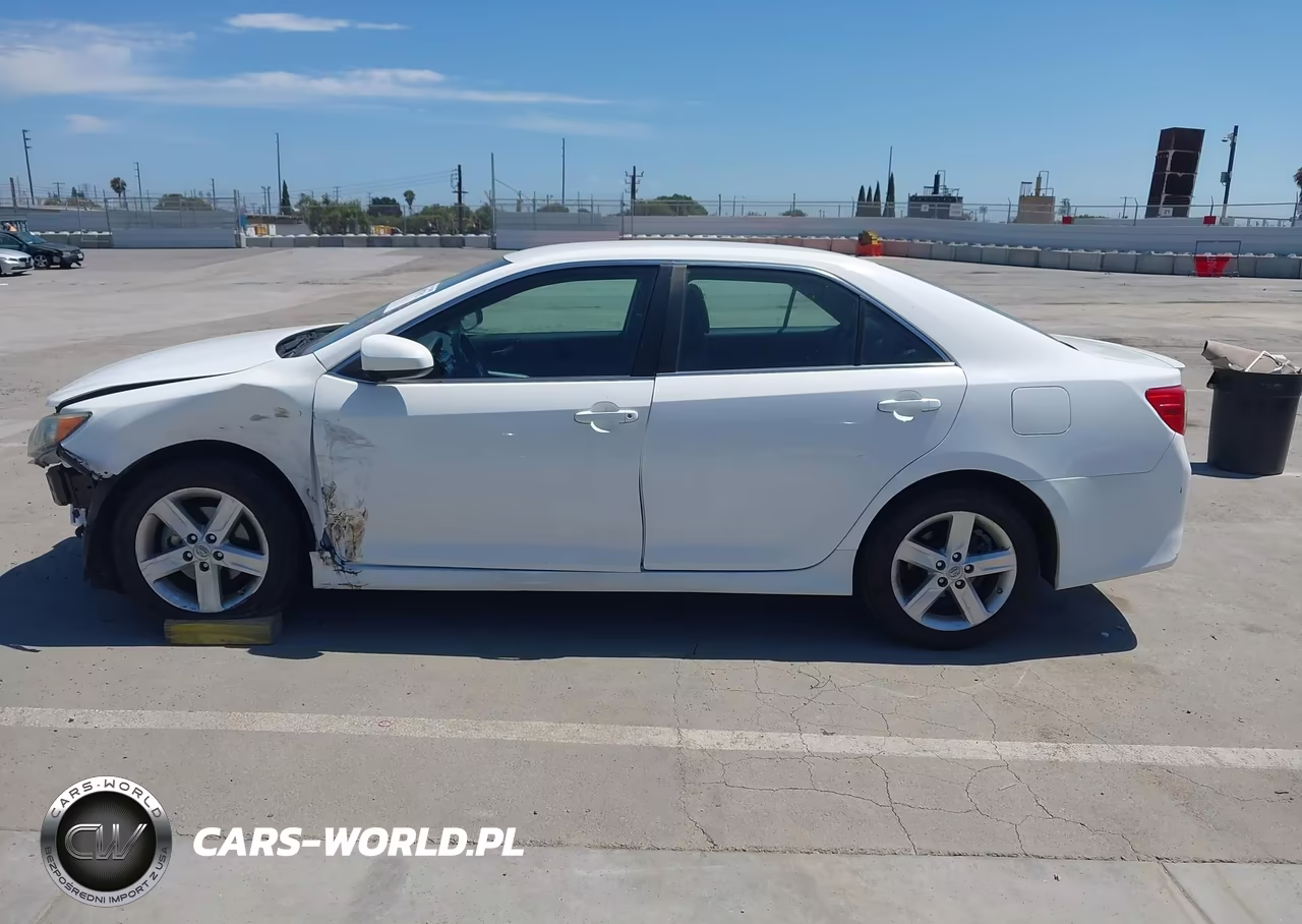 2014 Toyota Camry Se VIN:4T1BF1FK5EU822696 - 14