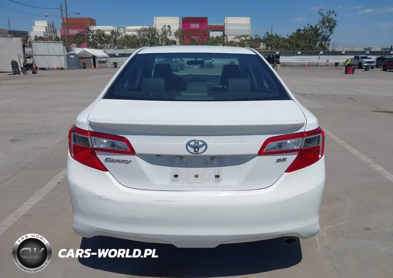 2014 Toyota Camry Se VIN:4T1BF1FK5EU822696 - 16
