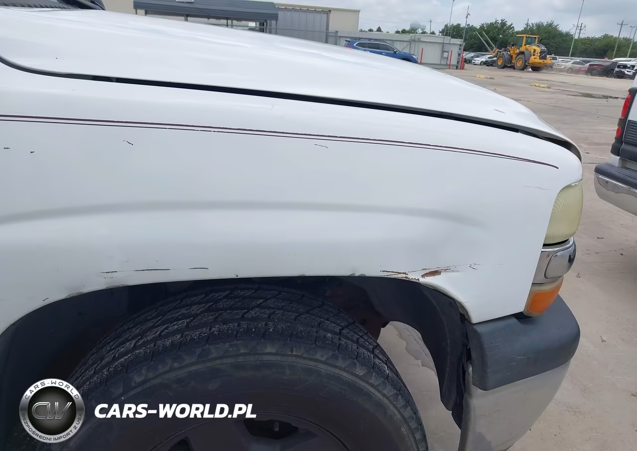 2002 Chevrolet Tahoe Ls VIN:1GNEC13VX2R317395 - 6
