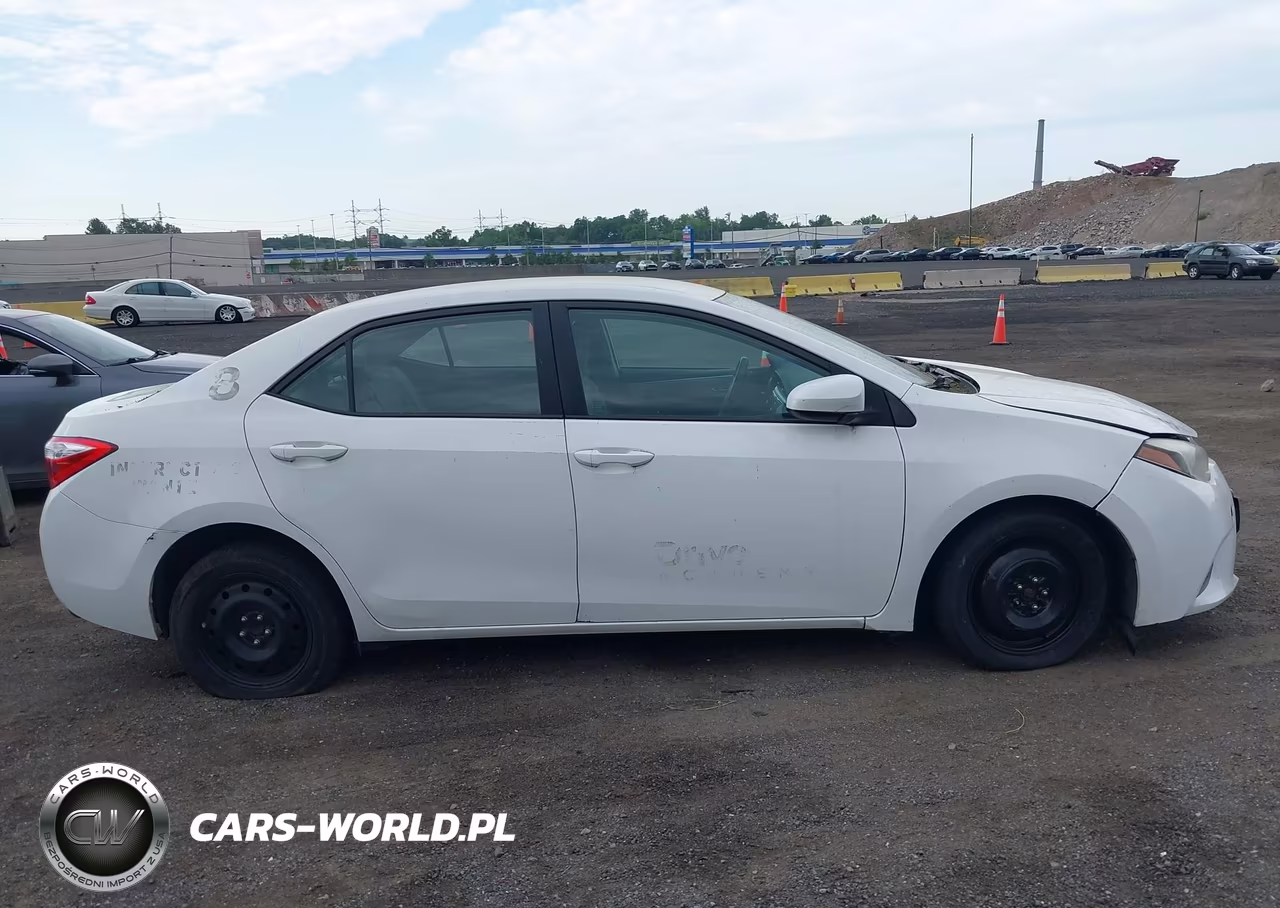 2015 Toyota Corolla Le VIN:2T1BURHE8FC416507 - 13