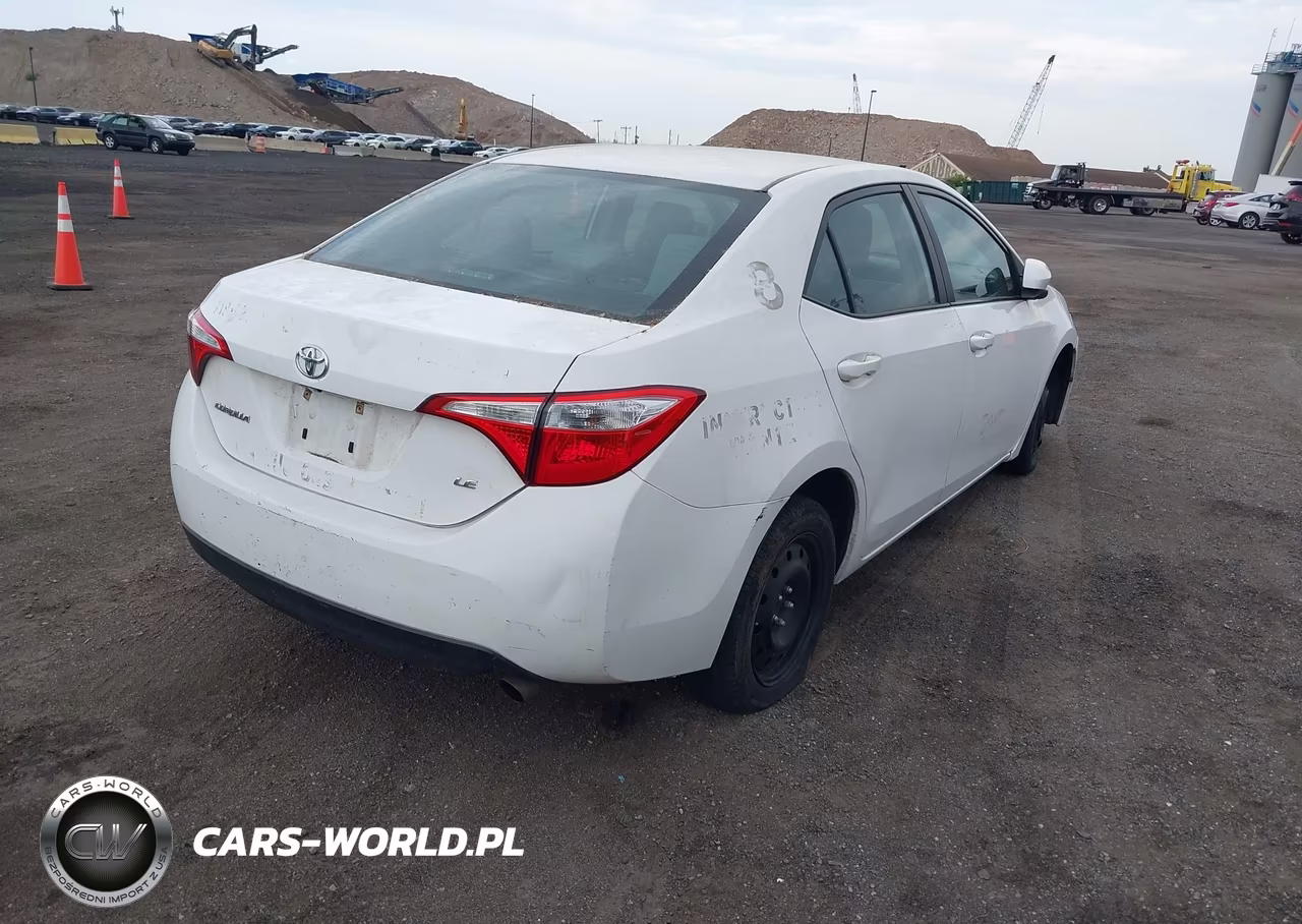 2015 Toyota Corolla Le VIN:2T1BURHE8FC416507 - 4