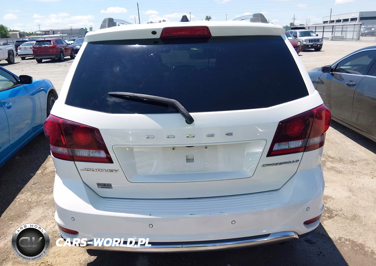 2020 Dodge Journey Crossroad VIN:3C4PDCGB1LT201196 - 16