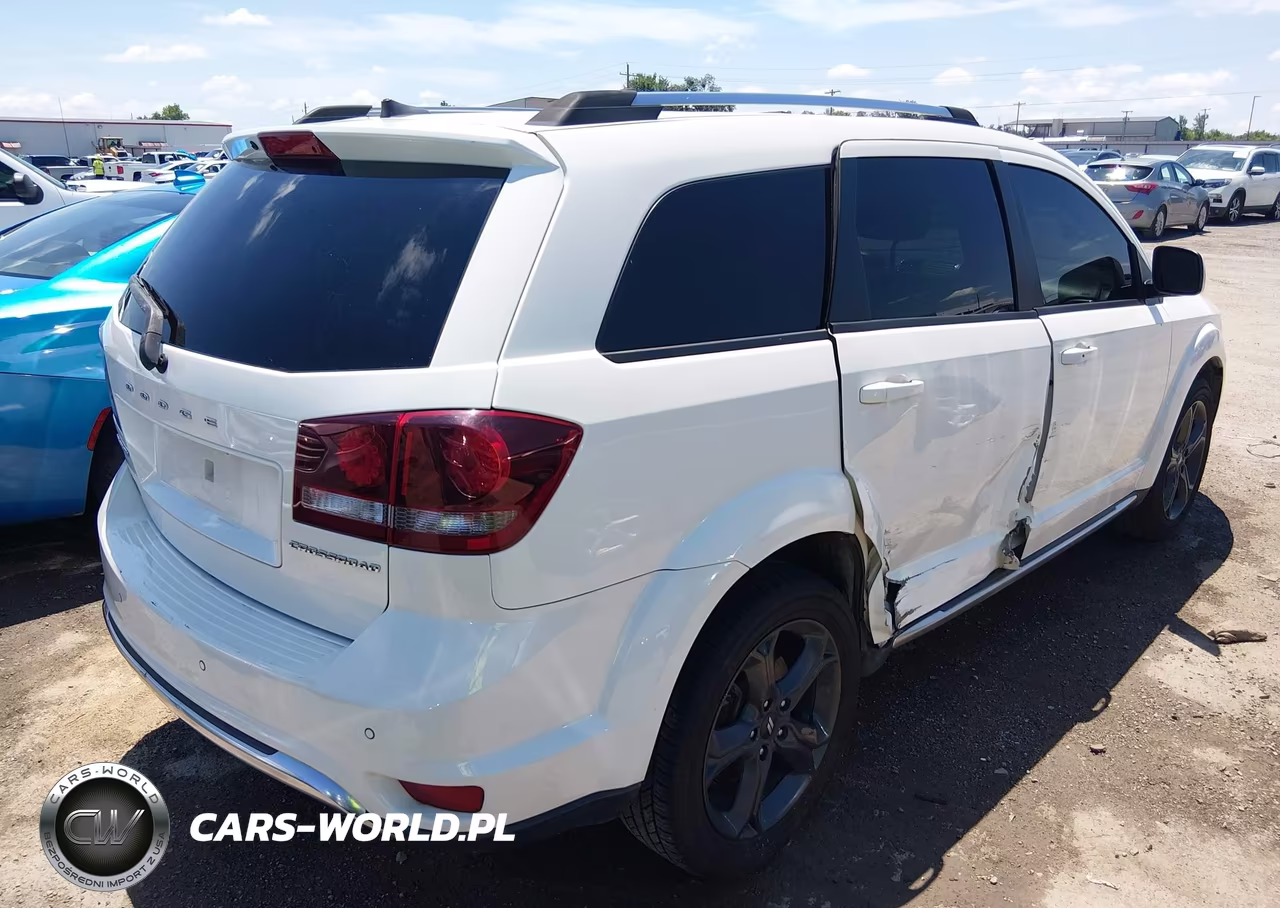 2020 Dodge Journey Crossroad VIN:3C4PDCGB1LT201196 - 4