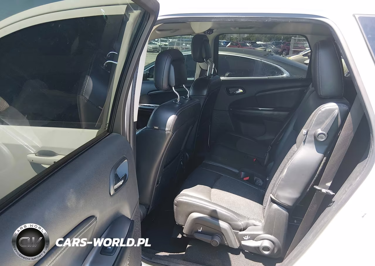 2020 Dodge Journey Crossroad VIN:3C4PDCGB1LT201196 - 8