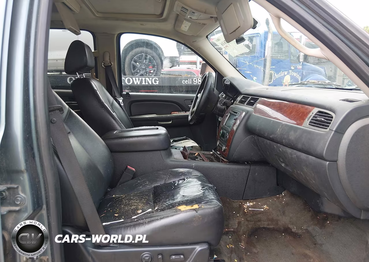 2009 Chevrolet Tahoe Ltz VIN:1GNFC33J59R176419 - 5