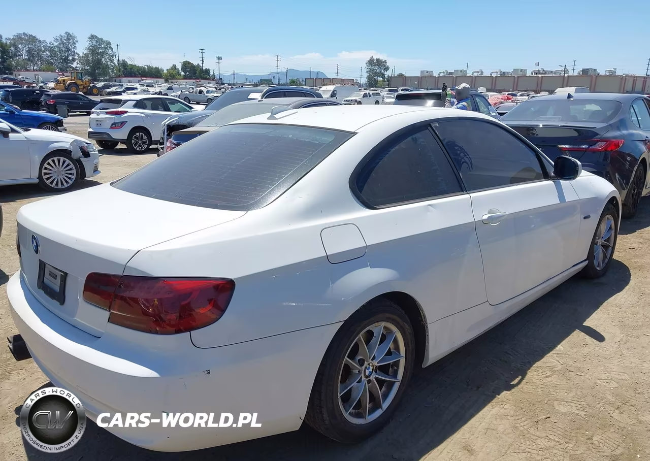 2011 BMW 328I VIN:WBAKE5C57BE574029 - 4