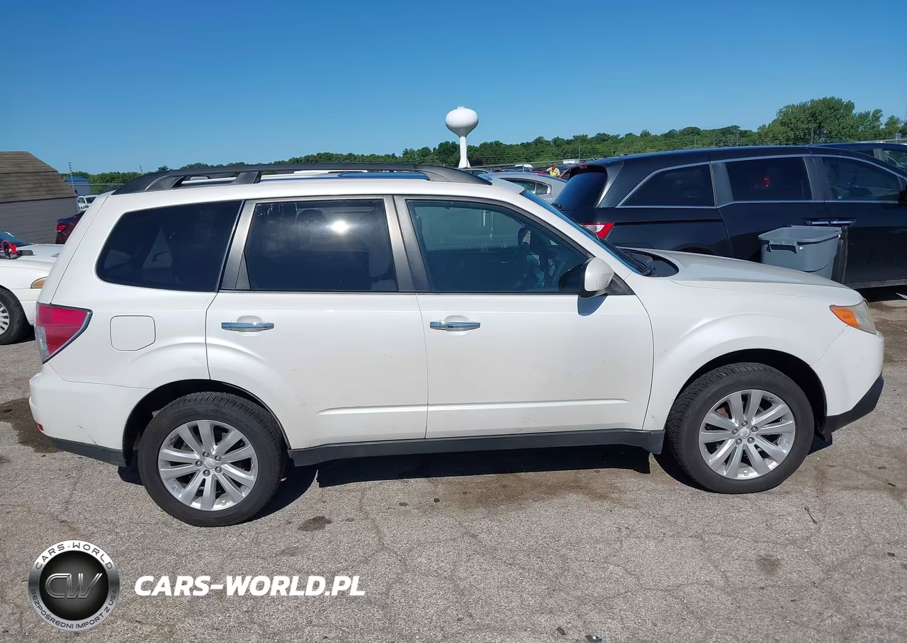 2013 Subaru Forester 2.5X Premium VIN:JF2SHADCXDH406369 - 13