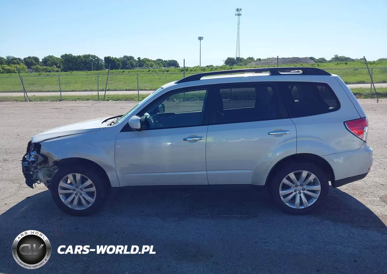 2013 Subaru Forester 2.5X Premium VIN:JF2SHADCXDH406369 - 14
