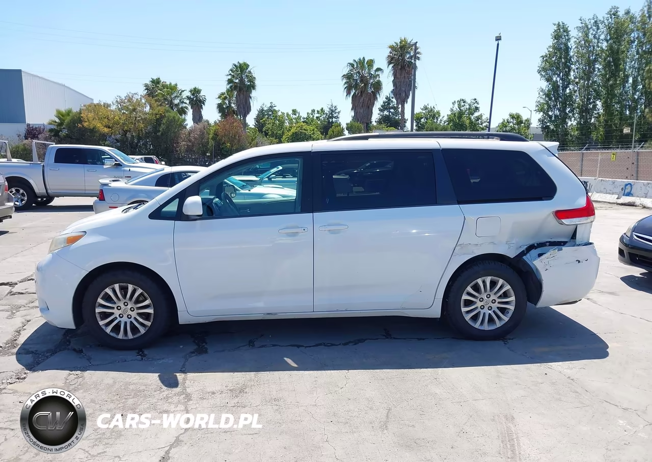 2014 Toyota Sienna Xle V6 8 Passenger VIN:5TDYK3DC3ES455111 - 14