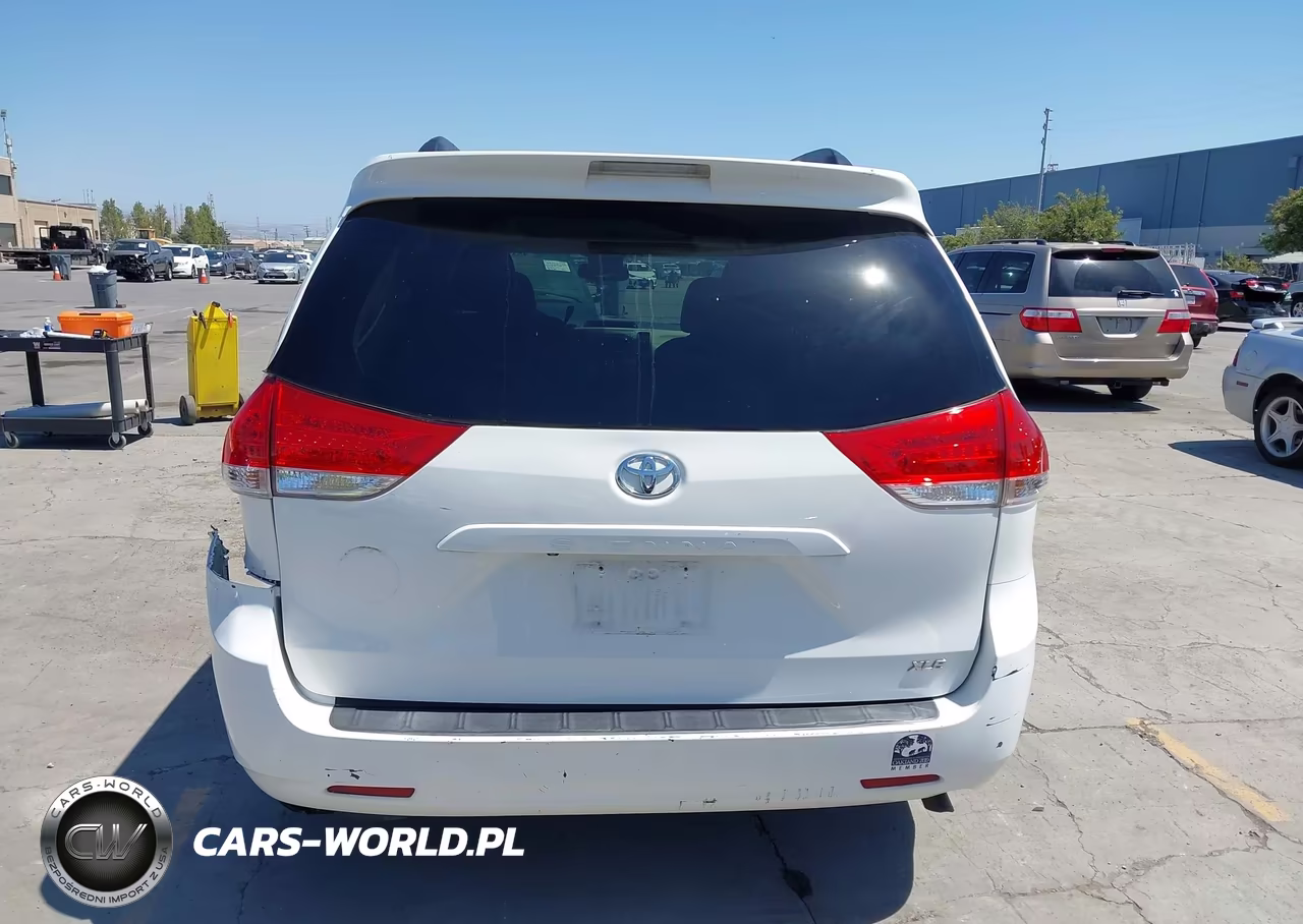 2014 Toyota Sienna Xle V6 8 Passenger VIN:5TDYK3DC3ES455111 - 16