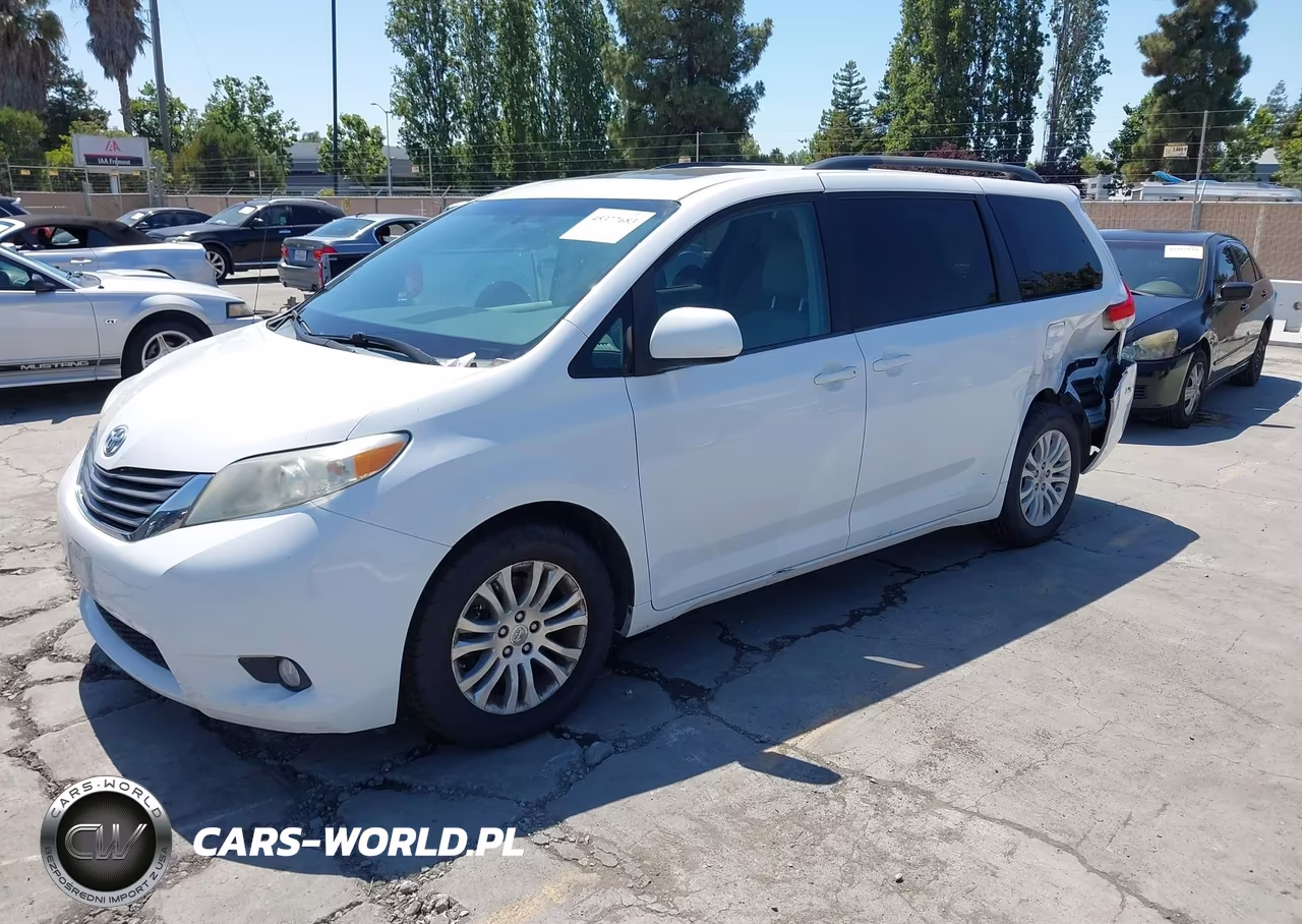 2014 Toyota Sienna Xle V6 8 Passenger VIN:5TDYK3DC3ES455111 - 2
