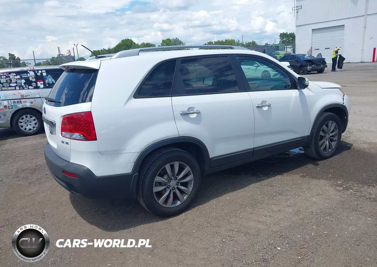 2011 Kia Sorento Ex V6 VIN:5XYKU4A22BG104815 - 4