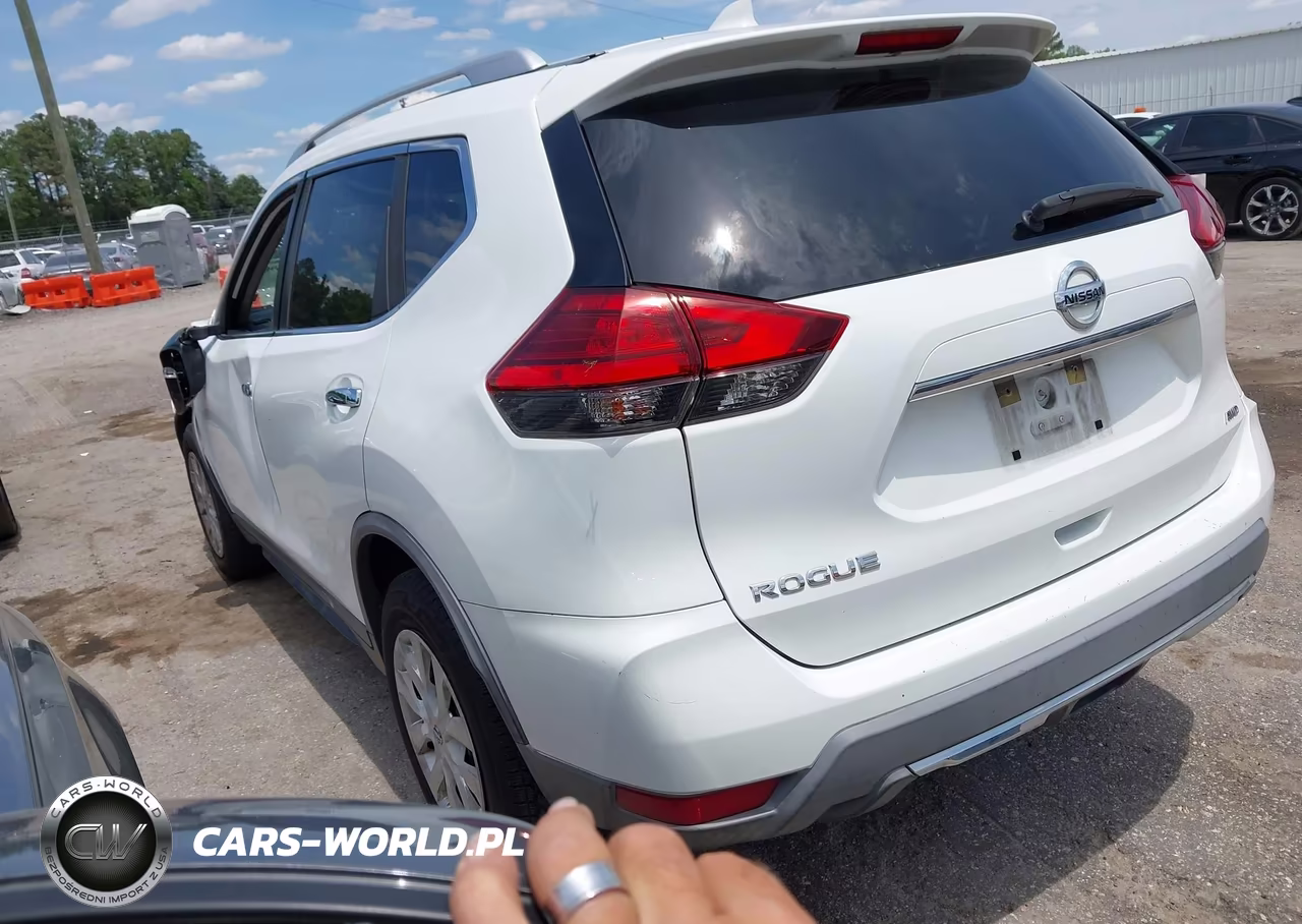 2017 Nissan Rogue S VIN:KNMAT2MV9HP582714 - 3